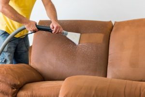 tips membersihkan sofa